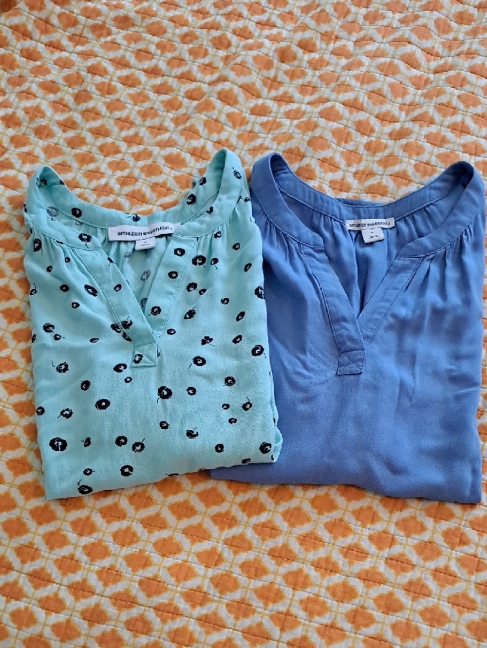 Amazon Essentials Sleeveless Blouse Bundle
